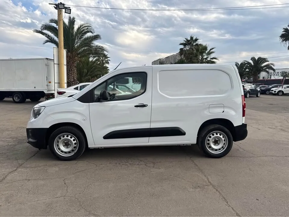Opel Combo 2023 – Diesel, Mecánico, 45.000 km